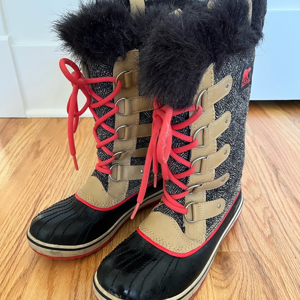 Sorel faux fur lined winter boots